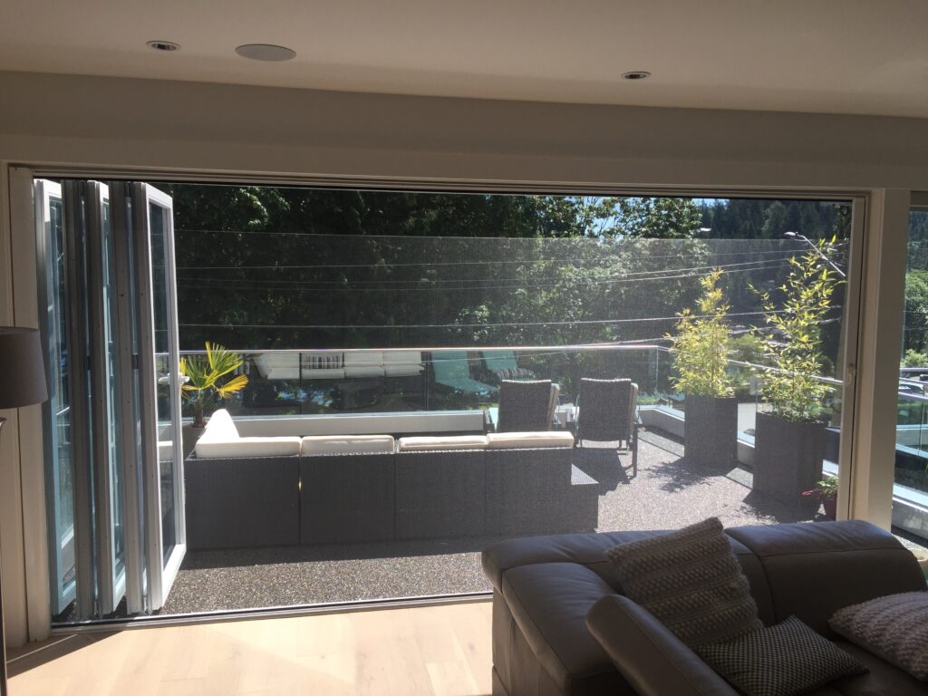 VISTA VIEW RETRACTABLE SCREENS