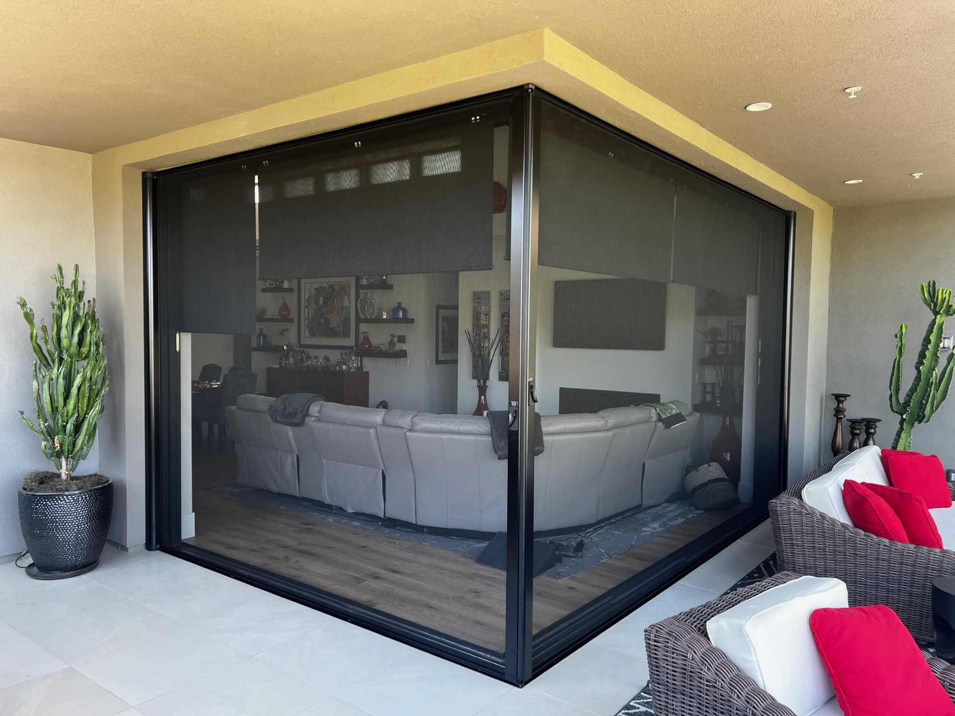 Retractable Screens for 90-Degree Corner Sliding Glass Doors